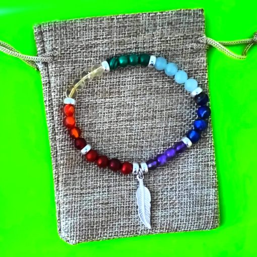 Bracciale 7 Chakra con pietre e piuma